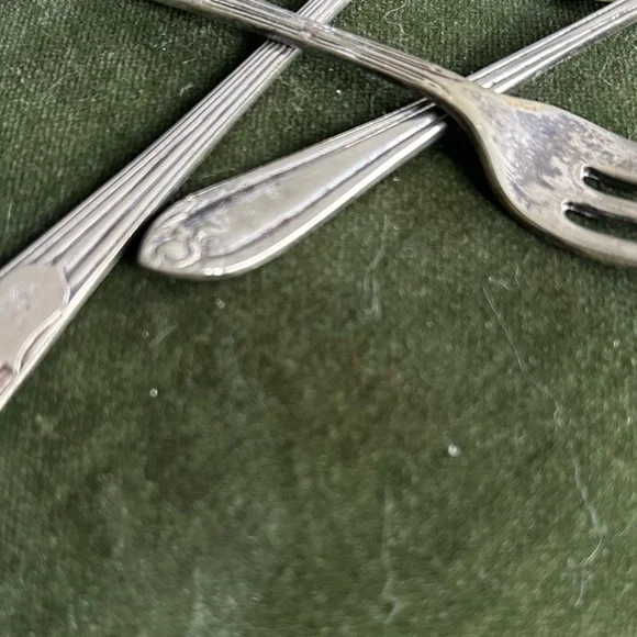 silver  plated flatware selection - Picture 3 of 8